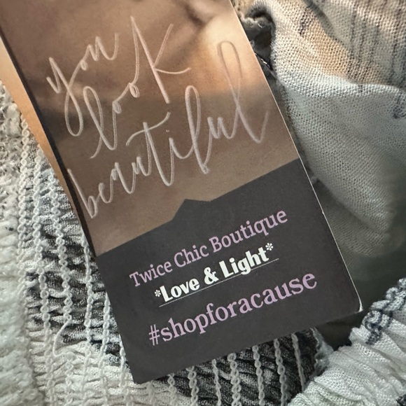 NEW•S-L•PALMAS GREEN LEAF PRINT SHORTS•NWT• - Picture 8 of 17